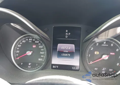 2015 Mercedes-Benz C 300 из США, поврежденный, VIN 55SWF4JBXFU095675